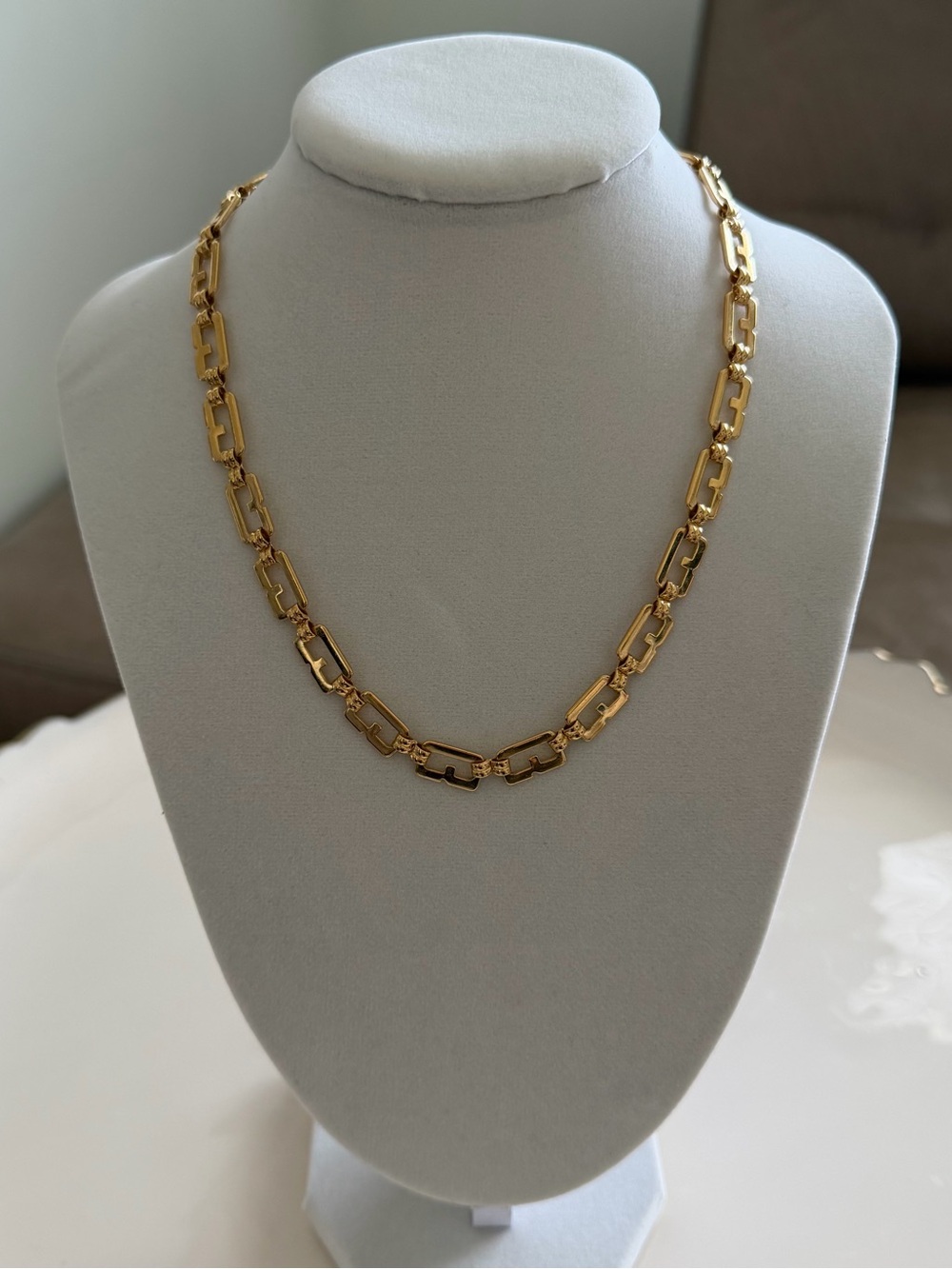 VTG Givenchy Gold Plated G-Logo Link Choker Necklace 17”